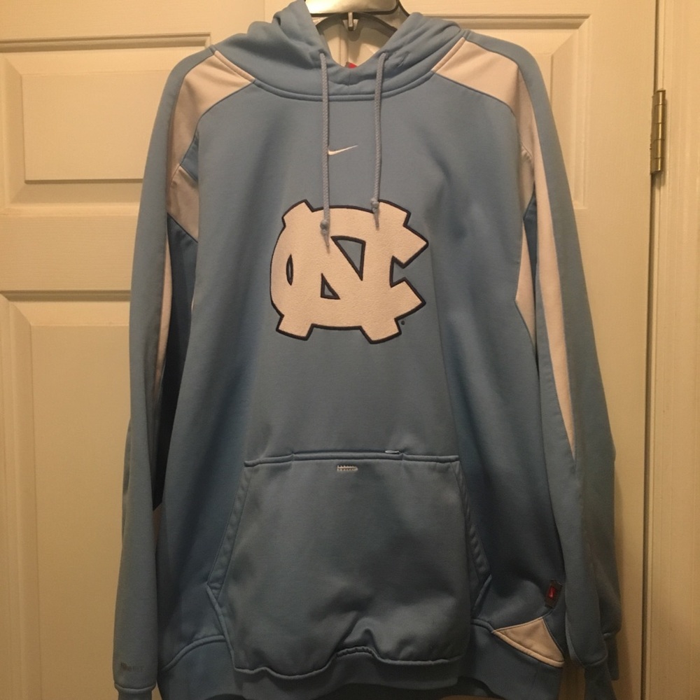 Men’s Nike Carolina hoodie